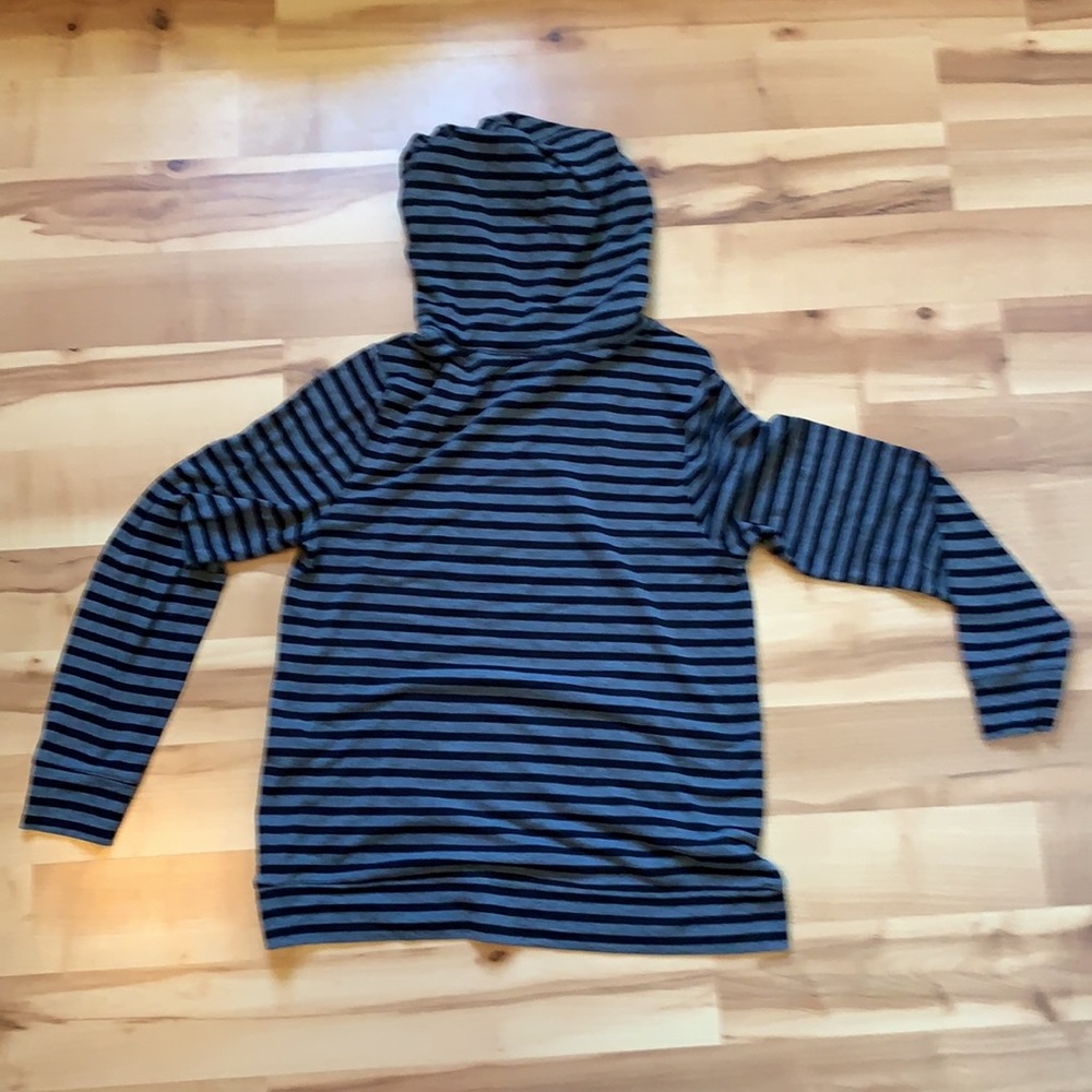 Old Navy medium hoodie - Picture 7 of 8
